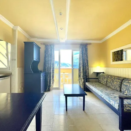 With Spectacular Views, Atlantic Ocean, Pool Y Free Wifi In All Common Areas * Puerto de la Cruz (Tenerife)