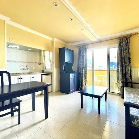 With Spectacular Views, Atlantic Ocean, Pool Y Free Wifi In All Common Areas